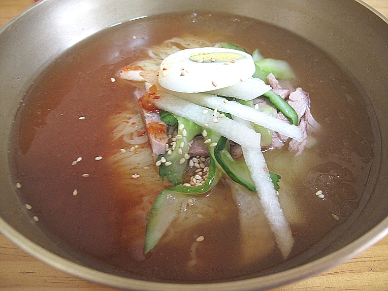 내공있고 저렴한 멋진 밀면집  황산밀냉면 .........