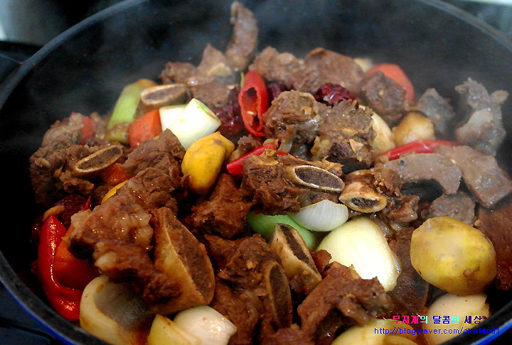 http://lview.m.ezday.co.kr/app/view_board.html?q_id_info=298&q_sq_board=3311414 구정음식 * 갈비찜_소갈비찜만드는법
