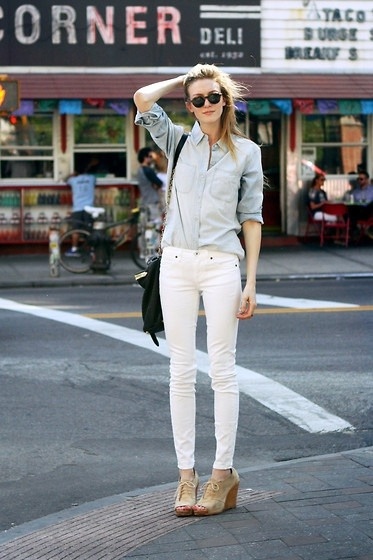 http://www.ezday.co.kr/bbs/view_board.html?q_sq_board=4472802 흰바지 코디!