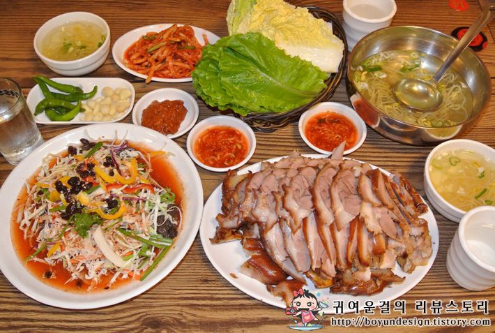 국내산 왕족발로 대박난 맛집! 족발속으로!