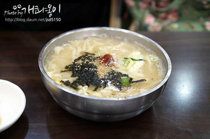[부산온천장맛집] 온천동 칼국수 골목의 터줏대감 ~ 소문난손칼국수