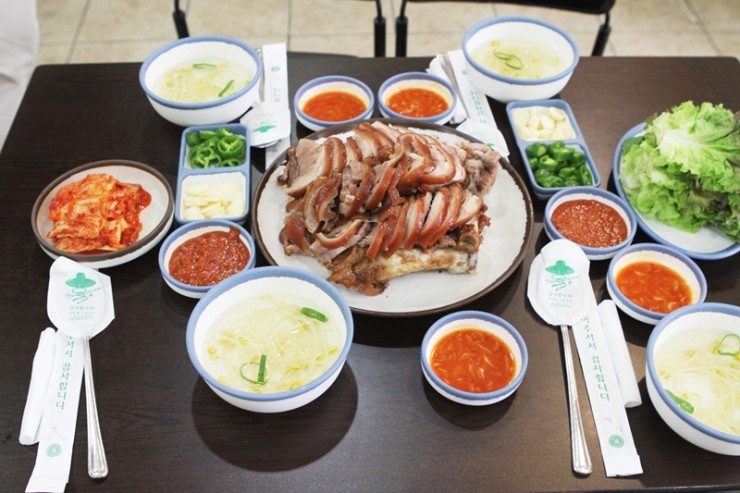 교대역족발집 - 가마솥영양족발