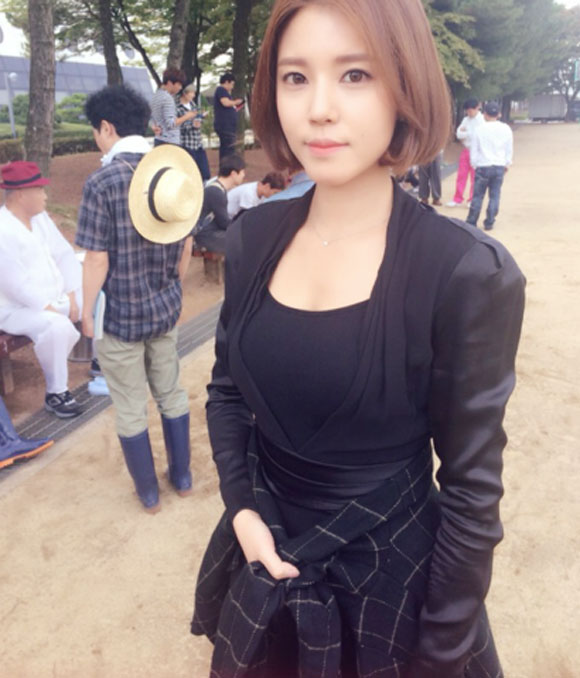 ���þư� '����ĸ�' ������ȸ�� ��۵� �� �ڽ��� ������ �÷ȴ�. ���� �� ���þƴ� �Ϻ��� ���ſ� �̸� �ڶ��ϰ� �ִ�. /���þ� ����ũ�� ���α�