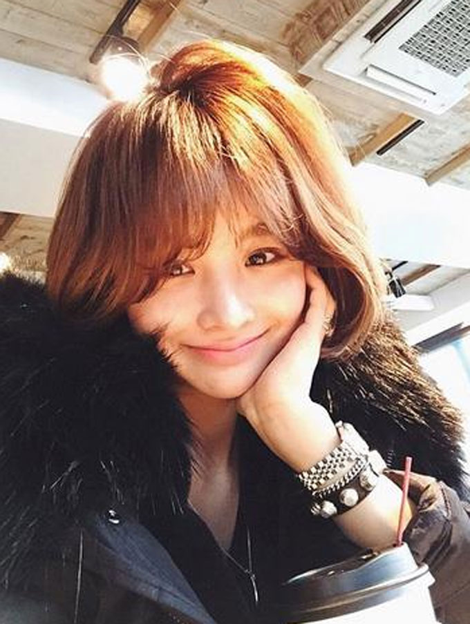 ¿©¼º ÀÇ·ù ¿Â¶óÀÎ ¼îÇθô 'ÀÓºí¸®'ÀÇ ¸ðµ¨ ÀÓÀºÇý´Â '³» µþ ²É´ÔÀÌ', 'ÆÇ´Ù³ª'¿¡¼ ÅåÅ寢´Â °¨ÃÊ ¿ªÇÒ·Î ¿¿¬ÇØ ÁÖ¸ñ¹ÞÀº ¹Ù ÀÖ´Ù. / ÀÓºí¸® ÆäÀ̽ººÏ ĸó