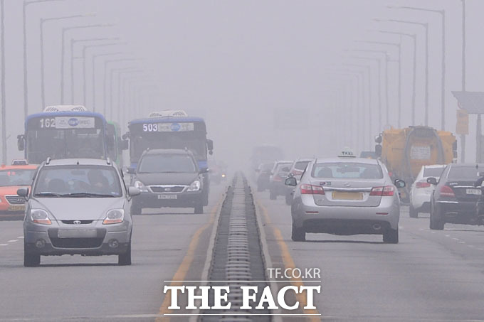 �̼����� ���Ǻ��� �߷ɵ� ��� �̼������� �ǰ��� ��� �ۿ�Ǵ����� ���� ������ ���ߵǰ� �ִ�. �ֱ� �������鿡 ������ �̼������� 10��/�� ������ �� ����ڼ��� 0.44% ������ ��躸�� �����ϴٰ� ���� �� �ִ�. / ����ȣ ����