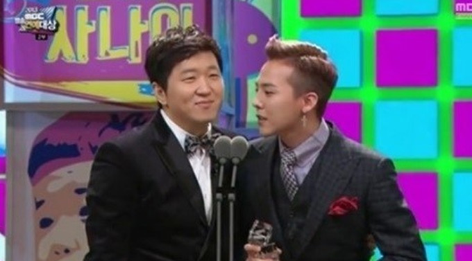  29�� ��۵Ǵ� MBC ��ۿ�����󿡼� �ְ� ���α׷����� ��� ���ư��� ������ �򸮰� �ִ�. / 2013 MBC ������� ĸó