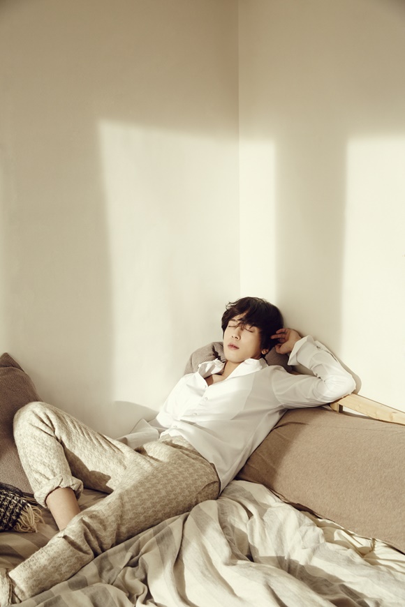 ȭ ' ٻ'    뷡  ̵ Բ ϰ  ڴٰ ߴ. /FNC 