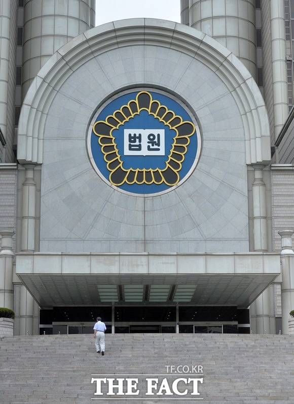 �ֹ�ȣ �ǻ翡 ���� �����۵��� ������ �������� �ִ�. JTBC�� �ֹ�ȣ �ǻ簡 ��ä���� �� ���� �����ϴ� �˻翡 ���� ������ �����ߴٰ� �����ߴ�. /����ƮDB