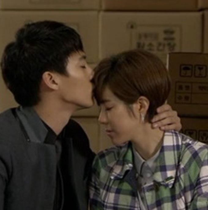 ���Ѻ��� ���� �����찡 tnN '������ũ�� �ý�'�� �⿬�ߴ�. ���Ѻ��� �������� ù Ű���� ������ �򸮰� �ִ�. / SBS ���ȭ�� ĸó