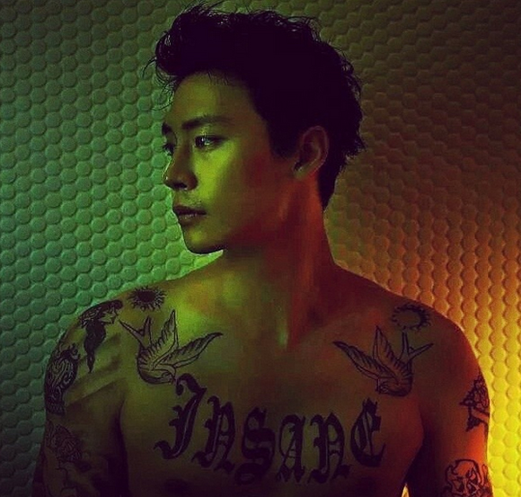 �����찡 20�� ��۵� tvN '������ũ�� �ý�' �⿬���� ������ �ް� �ִ�. �������� �ν�Ÿ�׷� ������ ������ ���� �ִ�. / ������ �ν�Ÿ�׷� ĸó