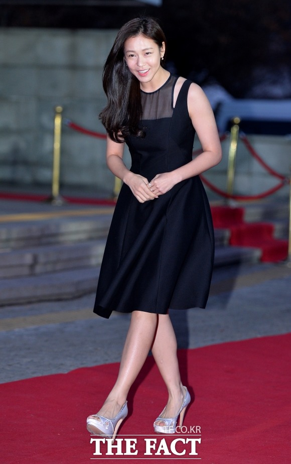 µÉ¼ººÎ¸¥ ¶±ÀÙ °æ¼öÁø. °æ¼öÁøÀÌ ÅºÅºÇÑ ¿¬±â·Â°ú ¾Æ¸§´Ù¿î ¿Ü¸ð·Î ´ëÁßÀÇ ¸¶À½À» »ç·ÎÀâ°í ÀÖ´Ù. /±è½½±â ±âÀÚ