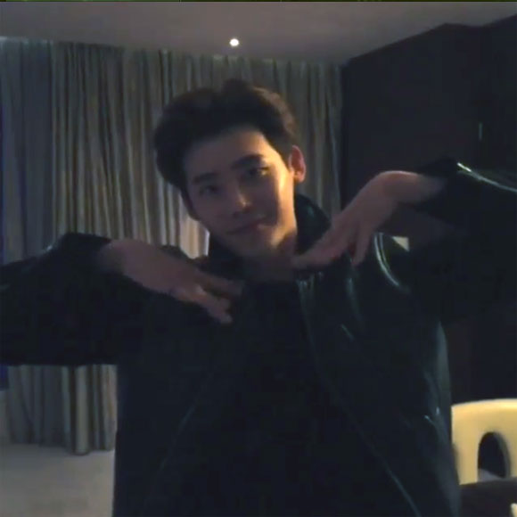 �������� 'Ʈ��Ŭ' ������. �������� �ҵ��� ���� ������ ��� �÷ȴ�. �������� ���� �ӿ��� �پ��� ǥ���� ���� ������. /������ �ν�Ÿ�׷� ���� ĸó