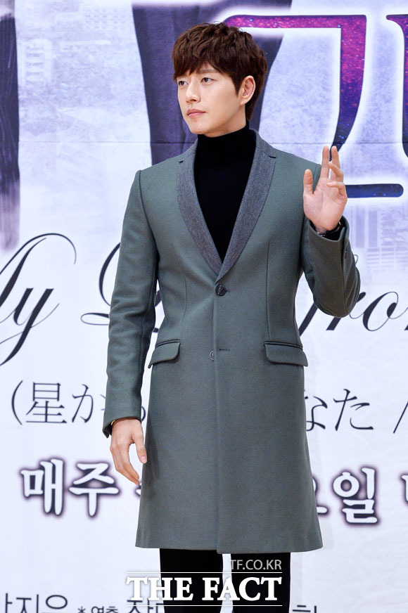 ¹ÚÇØÁø, ³ªÀÌ ¹«»öÇÑ µ¿¾È. ¹ÚÇØÁø ³ªÀ̰¡ ÁÖ¸ñ¹Þ°í ÀÖ´Ù. ¹ÚÇØÁø ³ªÀÌ´Â ¿ÃÇØ 33¼¼ÀÌ´Ù. /ÃÖÁø¼® ±âÀÚ