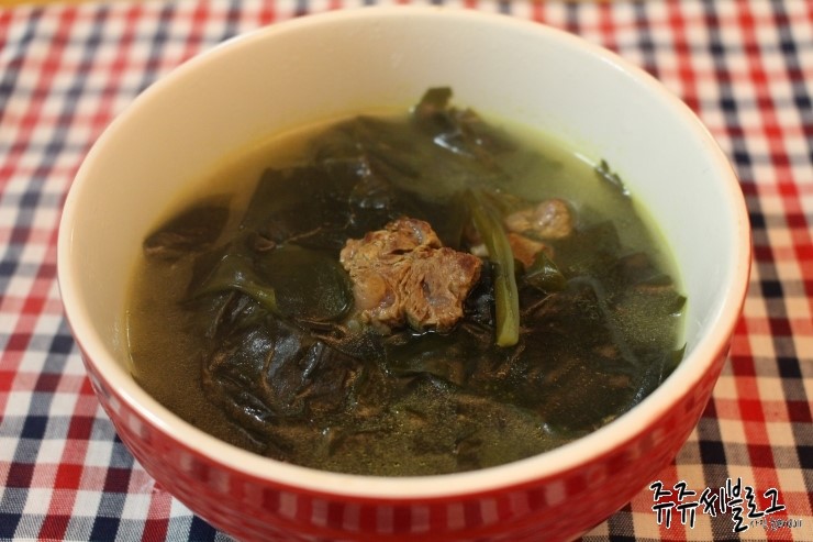 http://lview.m.ezday.co.kr/app/view_board.html?q_id_info=298&q_sq_board=6562767 소고기 미역국 맛있게 끓이는법 :: 미역국 황금레시피