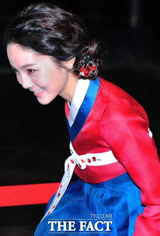 �ۼ��� �Ҽӻ� ���ι̵�� ������ ���� �ֳ�? �ۼ��� �Ҽӻ� ���ι̵��� ���ͱ� ����� ���� ���������� �ް� �ִ� ���, ���ι̵�� �Ҽ� �������� �����۵��� ������ �ް� �ִ�. ���ι̵��� ���� �ǹ����� ��뱹�� �Ҽӵ� �ִ� ������ �˷�����. /����ƮDB