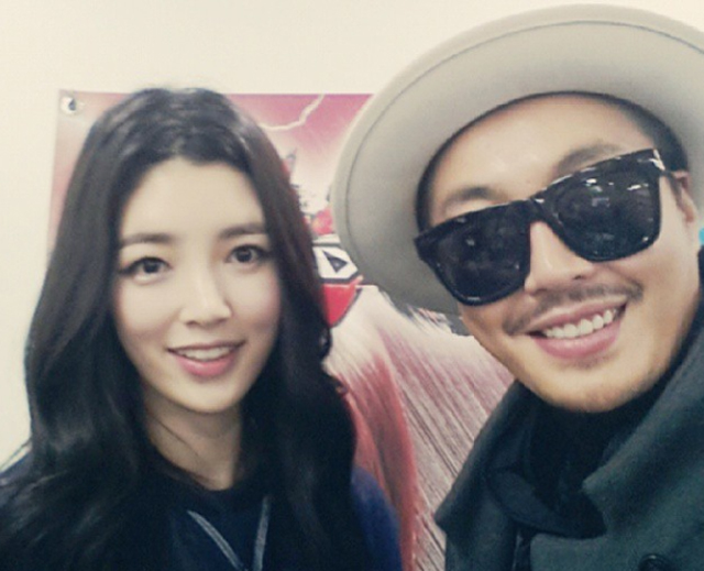 ���¿�, �ֹ��� �����̳ʿ� 'ö��7' �ǻ� ������ ����. ���¿��� �ֹ��� �����̳ʰ� �Բ� ���� ������ ��Ƽ����� ������ ���� �ִ�. ���¿��� 'ö��7' �ǻ� �����ο� �ֹ��� �����̳ʿ� �Բ� �����ϴ� ������ �˷�����. / ���¿� �ν�Ÿ�׷� ĸó