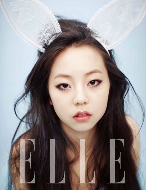 ¼ÒÈñ ÆÇŸÁö ¼Ò³à·Î º¯½Å! ¼ÒÈñ°¡ °ú°Å ÇÑ ÀâÁö Ⱥ¸ ÃÔ¿µ¿¡¼ ¸ùȯÀûÀÎ ºÐÀ§±â¸¦ ¿¬ÃâÇÑ °ÍÀÌ »õ»ï ´«±æÀ» ²ø°í ÀÖ´Ù. / ¿¤¸£ Á¦°ø