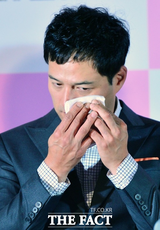 �輺�� �Ƴ� ���� ����. �輺�� �Ƴ��� ġ�� �ǻ� �� ���� ���������� �������� �����ϰ� �ִ�. �輺���� ���� 11�� �ʷ��� ���� ���Ƿ� ü���ƴ�. / ����ƮDB