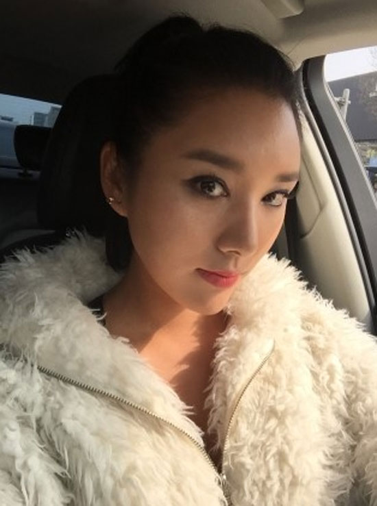 ���Ƹ�, �ȿ��� ���. ���Ƹ��� ���α׿� 'SNL�ڸ���' �Կ� �ı⸦ �����. ���Ƹ��� �Բ� ȣ���� ���� ���׿�� �ȿ��̿��� ���� �λ縦 ���ߴ�. /���Ƹ� ���α� ĸó