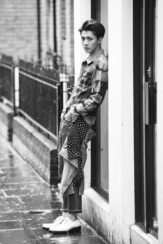 ¿¢¼Ò 5¹øÂ° ƼÀú ¿µ»ó ÁÖÀΰø ¼¼ÈÆ. ¿¢¼Ò°¡ ÄĹéÀ» ¾ÕµÎ°í 'ÆÐ½ºÄÚµå #¼¼ÈÆ' ¿µ»óÀ» °ø°³Çß´Ù. /SM¿£ÅÍÅ×ÀÎ¸ÕÆ® Á¦°ø