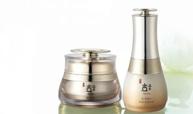 Çѱ¹ÈÀåǰ-ÄÚ¸®¾Æ³ª ÁÖ°¡ º¯µ¿. Çѱ¹ÈÀåǰ°ú ÄÚ¸®¾Æ³ªÀÇ ÁÖ°¡°¡ ¿¬ÀÏ ±Þµî¼¼¸¦ ³ªÅ¸³»°í ÀÖ´Ù. ƯÈ÷ ¾Æ¸ð·¹ÆÛ½ÃÇȰú LG»ýȰ°Ç° µî ´ëÇü ÈÀåǰÁÖÀÇ ÁÖ°¡¿¡ ºñÇØ ´«¿¡ ¶ç´Â »ó½Â¼¼¸¦ ¶ç¾î ´«±æÀ» ²ø°í ÀÖ´Ù. / Çѱ¹ÈÀåǰ ȨÆäÀÌÁö