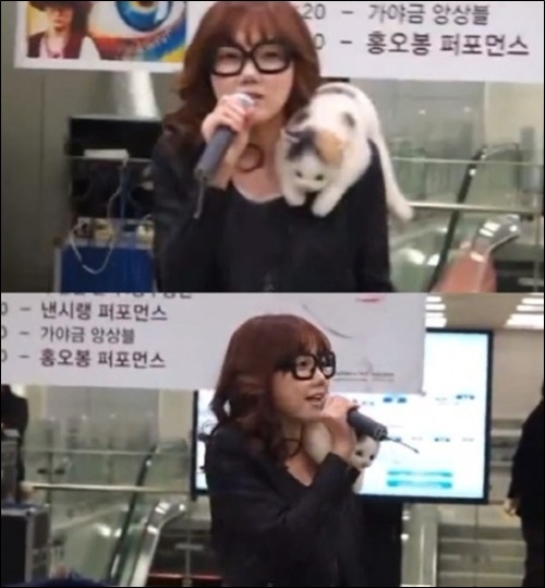 ³½½Ã·©ÀÇ ½ÅÀ½ °ÀÇ¿¡ ½Ã¹Îµé ȵé¦! ³½½Ã·©ÀÌ °ú°Å 7È£¼± ºÎõ½Ãû¿ª¿¡¼ ½ÅÀ½ °ÀǸ¦ Çß´Ù. / À¯Æ©ºê ĸó