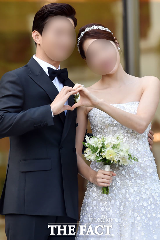 '���� ���� �� �ϸ� ��ȥ �� ��' ���ϴ� '��ȥ ����'�� �����ϴ� ����ڰ� ���ٸ� ���� ��ȥ�� �ʿ䰡 ���ٰ� �����ϴ� �����̵��� �ð� �ִ�. /������ ����