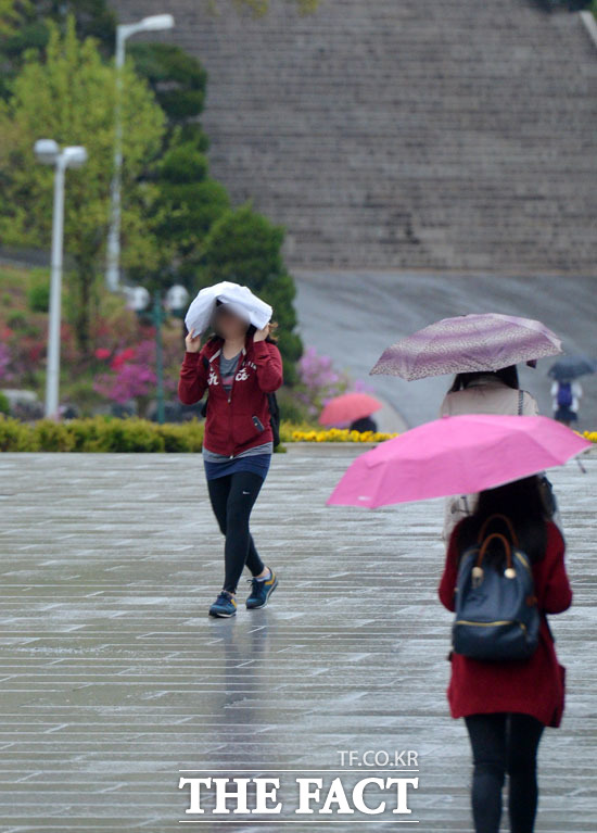 '����� �Ͽ���' ���û�� ������ ����(3��)�� ������ �帮�� �� ���ٰ� ���� ���� ��κ� �������� ��ġ�ڴ�. /������ ����