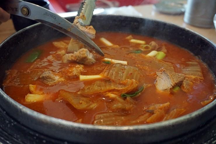 [맛집] 공기밥,라면사리 무한리필! 송정맛집 사랑담은 묵은지찜찌개 
