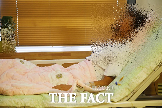 Çѱ¹¼ÒºñÀÚ¿øÀº 13ÀÏ °í·ÉÀÇ ÀÔ¿ø ȯÀÚÀÇ ¿ä¾çº´¿ø ³» ³«»ó »ç°í¿¡ ´ëÇØ º´¿ø Ãø¿¡ 30%ÀÇ °ú½ÇÀÌ ÀÖ´Ù¸ç ¹è»ó ÆÇ°áÀ» ³»·È´Ù°í ¹àÇû´Ù. /´õÆÑÆ®DB