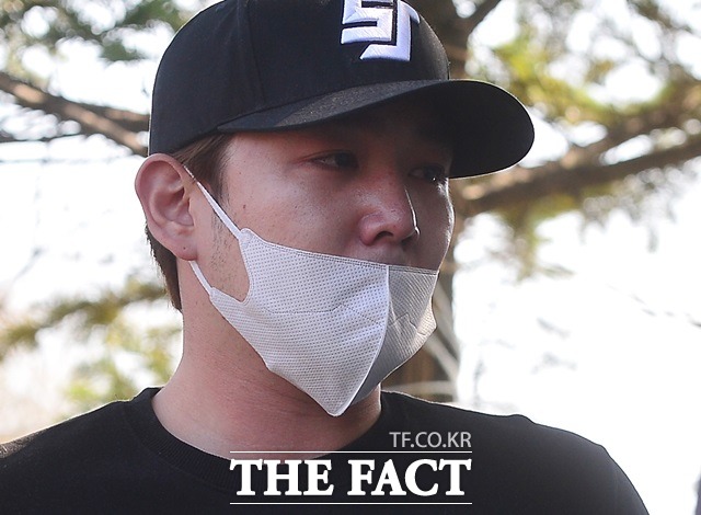 ֿ  ڼ  . ׷ ִϾ  15  3 ߾˿ ȯ 縦 ޴´. /ȣ 