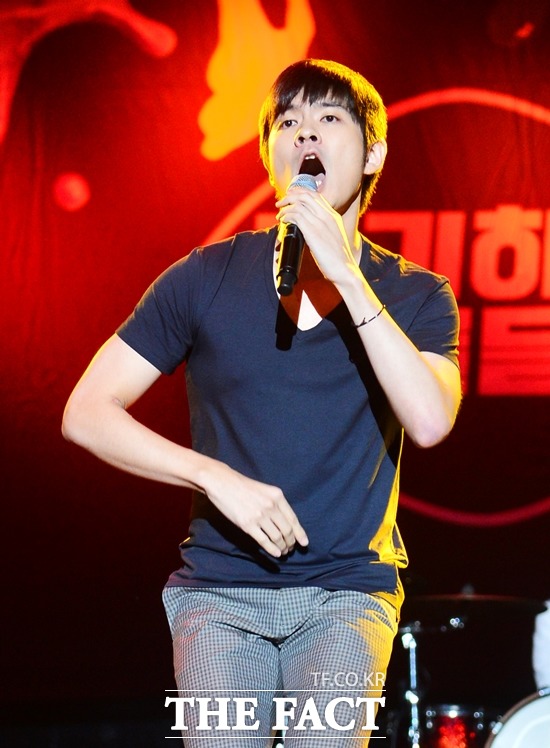  ϰ ִ . ״   翡 ū  ġ ʴ´ٰ ߴ. /Ʈ DB