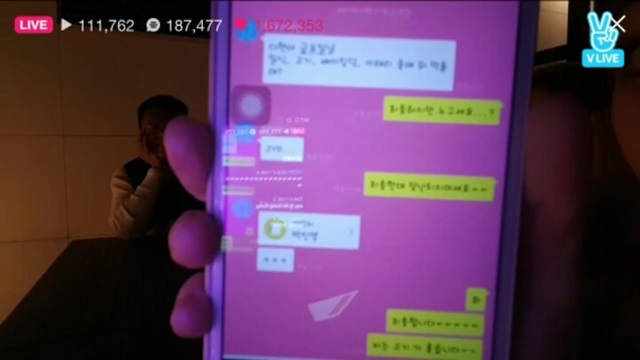 'Á˼ÛÇѵ¥ ´©±¸¼¼¿ä?' JYP¸¦ ÇâÇÑ ´ÙÇöÀÇ ÆÐ±â? Æ®¿ÍÀ̽º ´ÙÇö°ú ¹ÚÁø¿µÀÌ ³ª´« īī¿ÀÅå ´ëȰ¡ °ü½ÉÀ» ²ø°í ÀÖ´Ù./¿Â¶óÀÎ Ä¿¹Â´ÏƼ ĸó