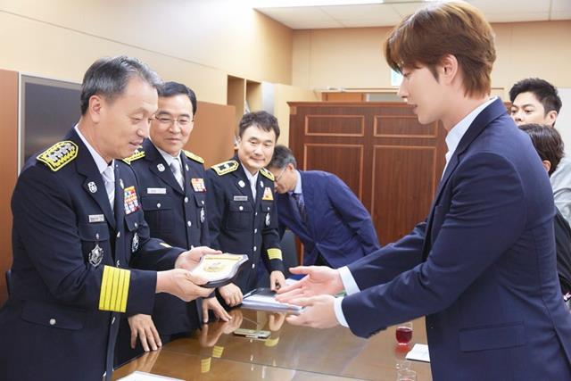 �ҹ�û�� �������� ��� 'ġ���δ�Ʈ��' �⿬ ��� ���� �ο��� �Բ� �ҹ���� ȫ������ ��ɱ�� �� ���������� ���� �����ص� ���� �������� �����з� �����ߴ�. /����ƾ�����Ʈ