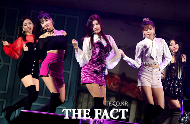 '�ɾ�ٴϴ� �ΰ�����' ��ŭ�ϰ� �߶��� �ŷ��� �̳��� Ʈ���̽� �����. /�Ӽ��� ���� 