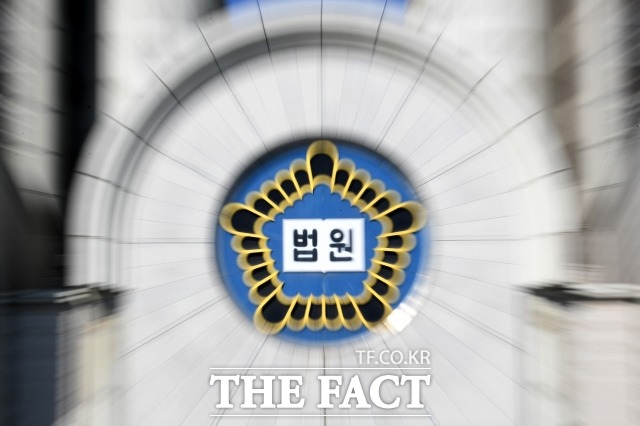 법원이 15일 상해치사 및 사체유기 등 혐의로 기소된 부부에게 중형을 선고했다. / 더팩트 DB