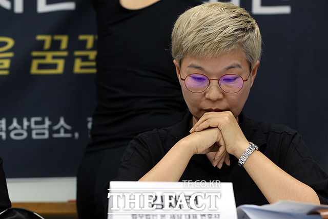  ڿ      ؿ 븮ϴ  ȣ簡 13     ѱȭ 繫ǿ  `忡     ȸ'   ִ./̵ 