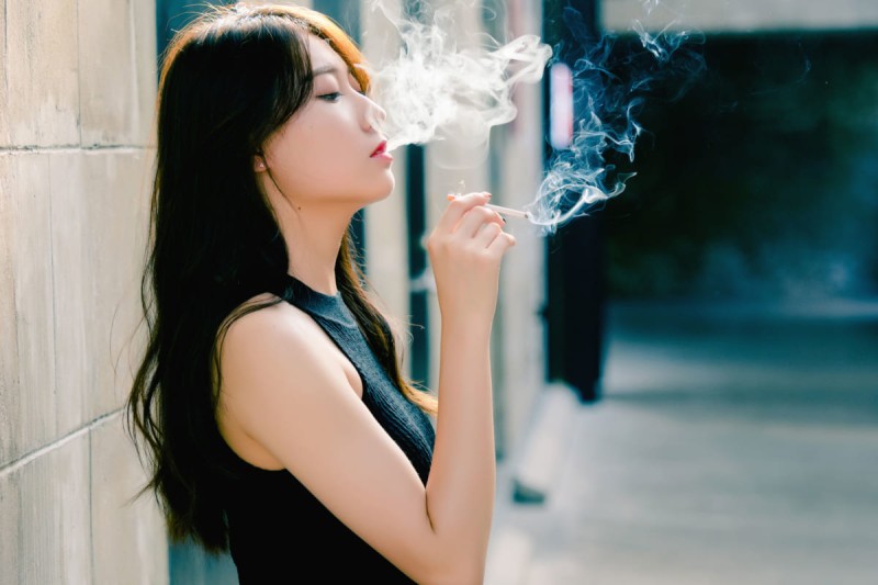 담배피는 여자분들 멋있고 섹시해 보이지 않나요