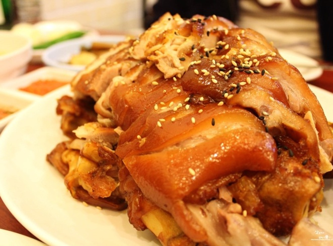 이지데이 맛집 - 사또통족발